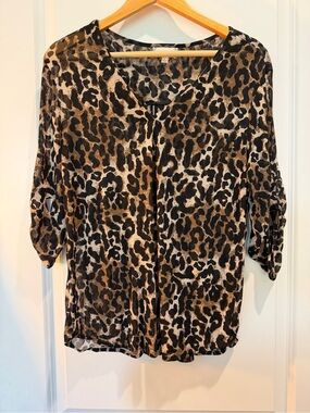 Bailey & Chloe Leopard Print Roll Tab Sleeve Blouse Women’s Large Semi Sheer Top